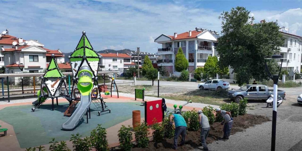 Başkan Uzundemir, Yenilenen Parkta İnceleme Yaptı