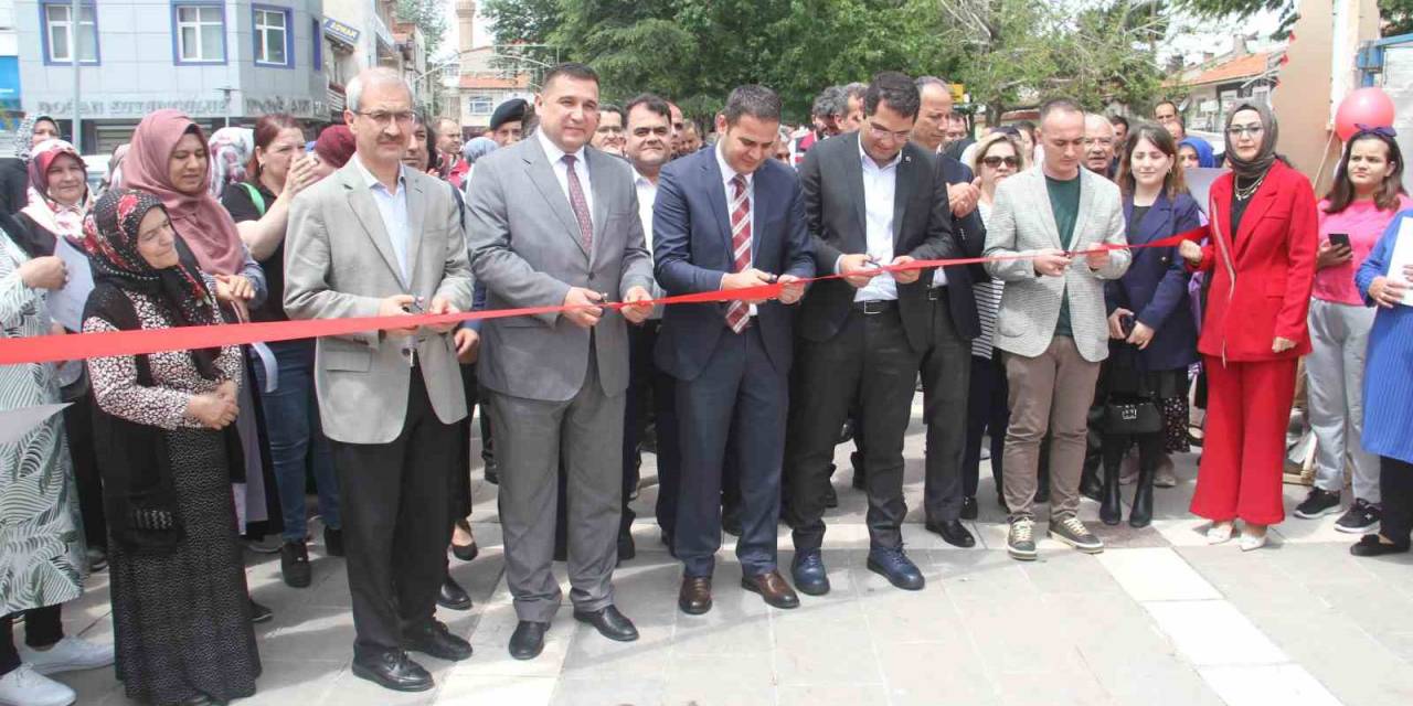 Beyşehir Adem’in Yıl Sonu Sergisi Düzenlendi