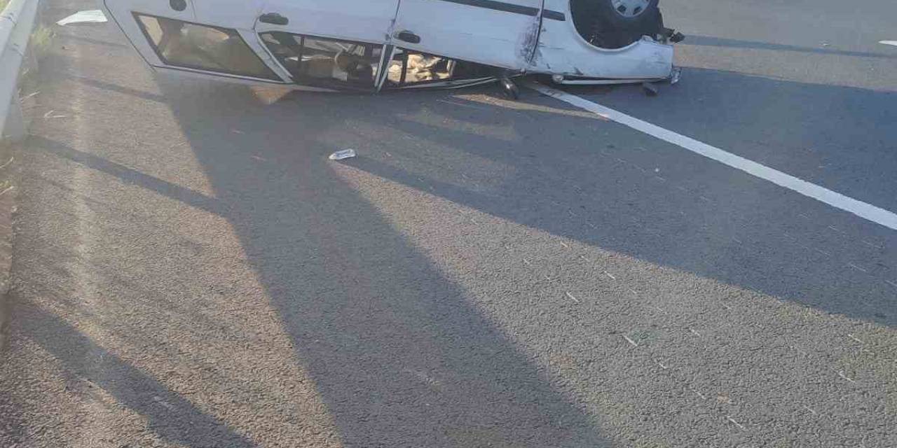 Takla Atan Otomobildeki 3 Kişi Yaralandı