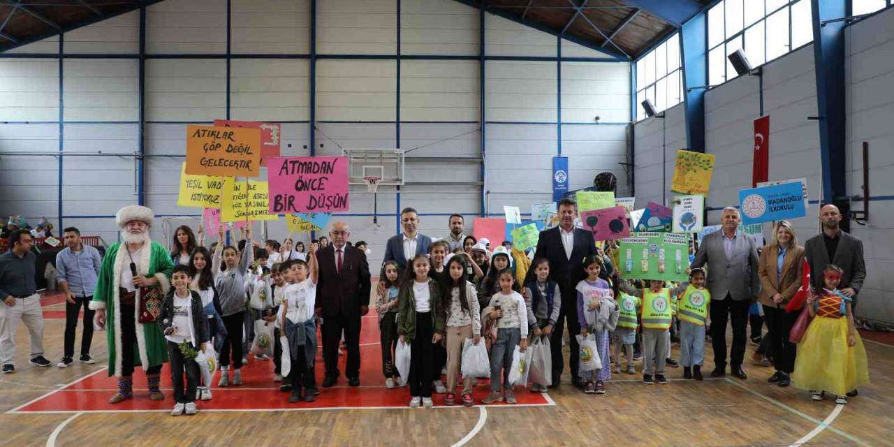 Akyazı’da Çocuklar Çevre Bilincini Eğlenerek Öğrendi