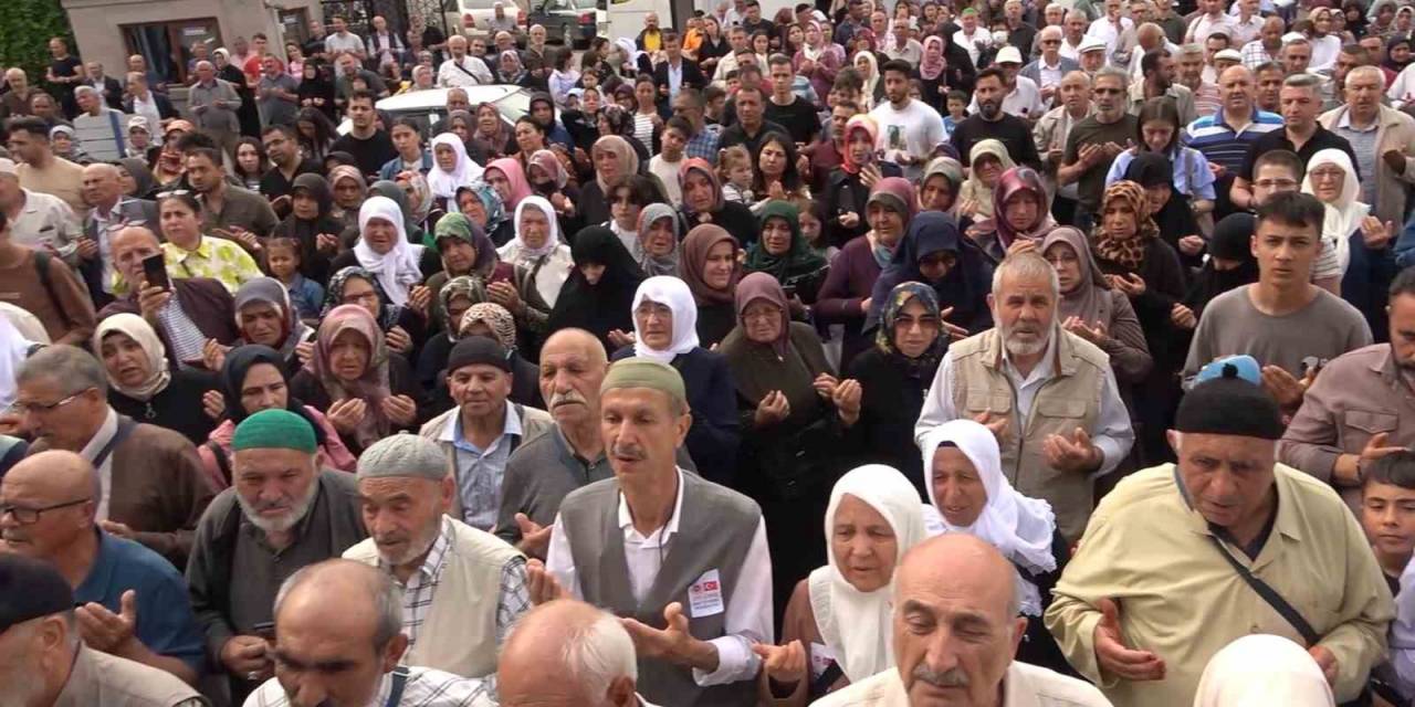 Yıllardır Beklenen Hayaller Gerçek Oldu: Hacı Adayları Kutsal Toprak Yolcusu
