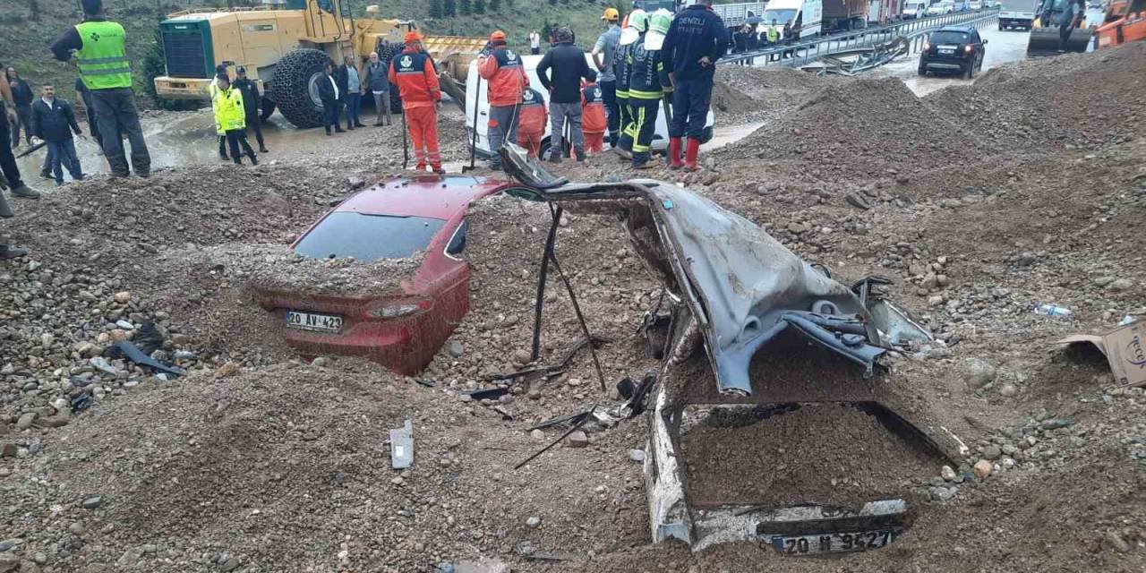 Heyelanın Yuttuğu İki Araçta 1 Kişi Öldü, 1 Kişi Yaralandı
