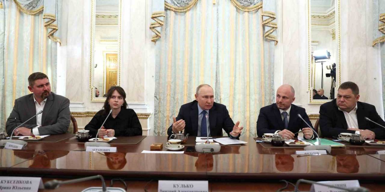 Putin: "ukrayna’nın Savunma Sanayisi Yakında Tamamıyla Tarihe Karışacak”