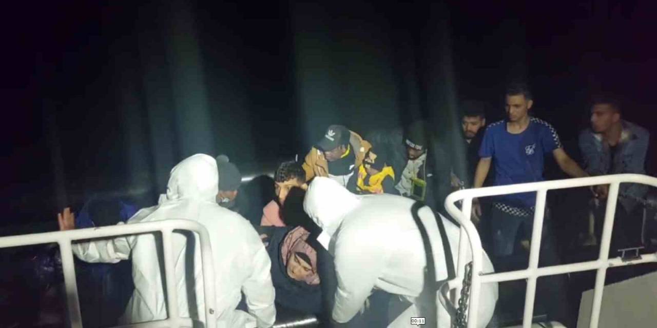 Ayvalık Açıklarında 33 Düzensiz Göçmen Kurtarıldı