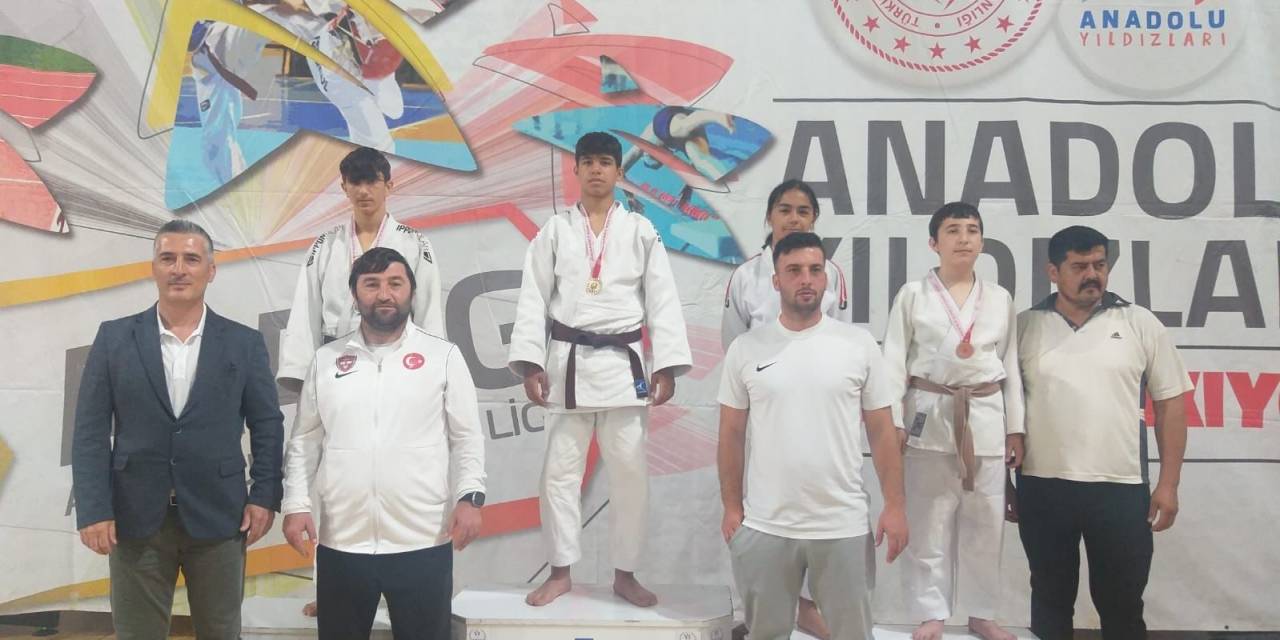 Anadolu Yıldızlar Ligi Judo Grup Müsabakalarında Büyük Başarı Elde Ettiler