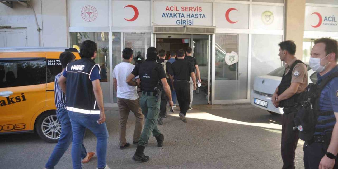 Cizre’de 22 Adrese Şafak Operasyonu