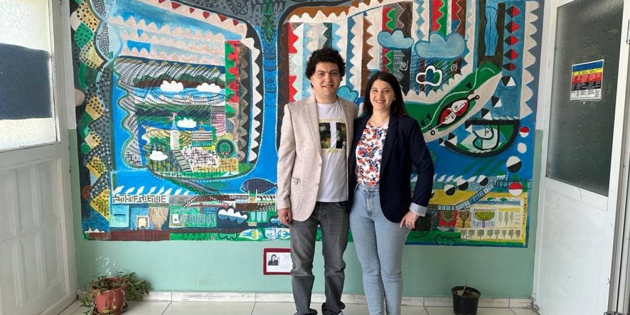 Çalıştığı Okulu Resim Müzesine Dönüştürdü