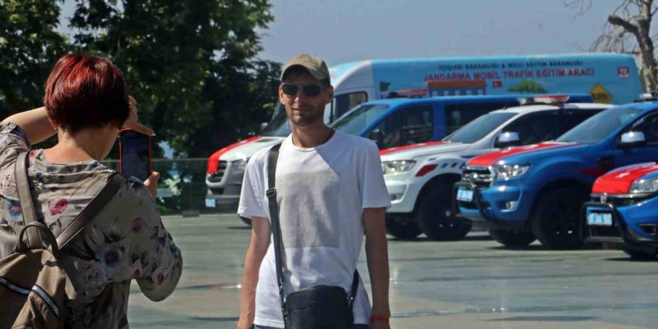 Antalya’da Turistlerin Cep Telefonları ‘jandarma’ İçin Kayda Girdi