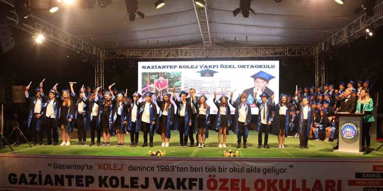 Gaziantep Kolej Vakfı Özel Ortaokulu’nda Mezuniyet Heyecanı