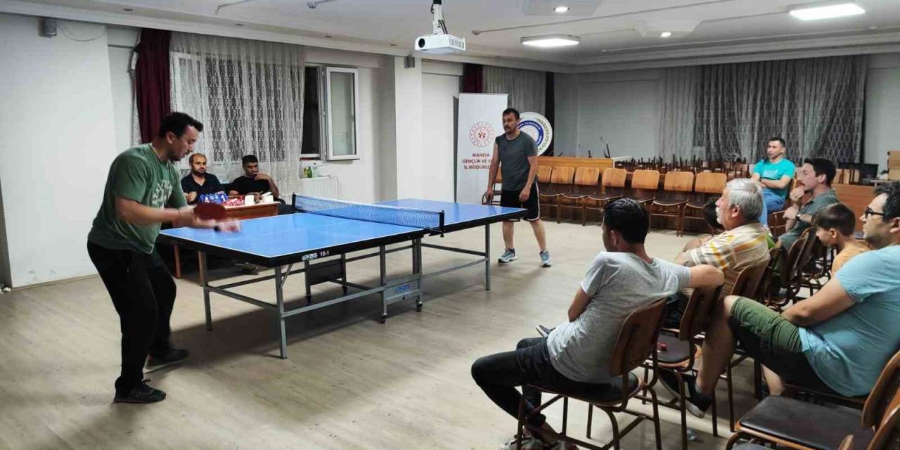 Sarıgöl’de Masa Tenisi Turnuvası Büyük İlgi Gördü