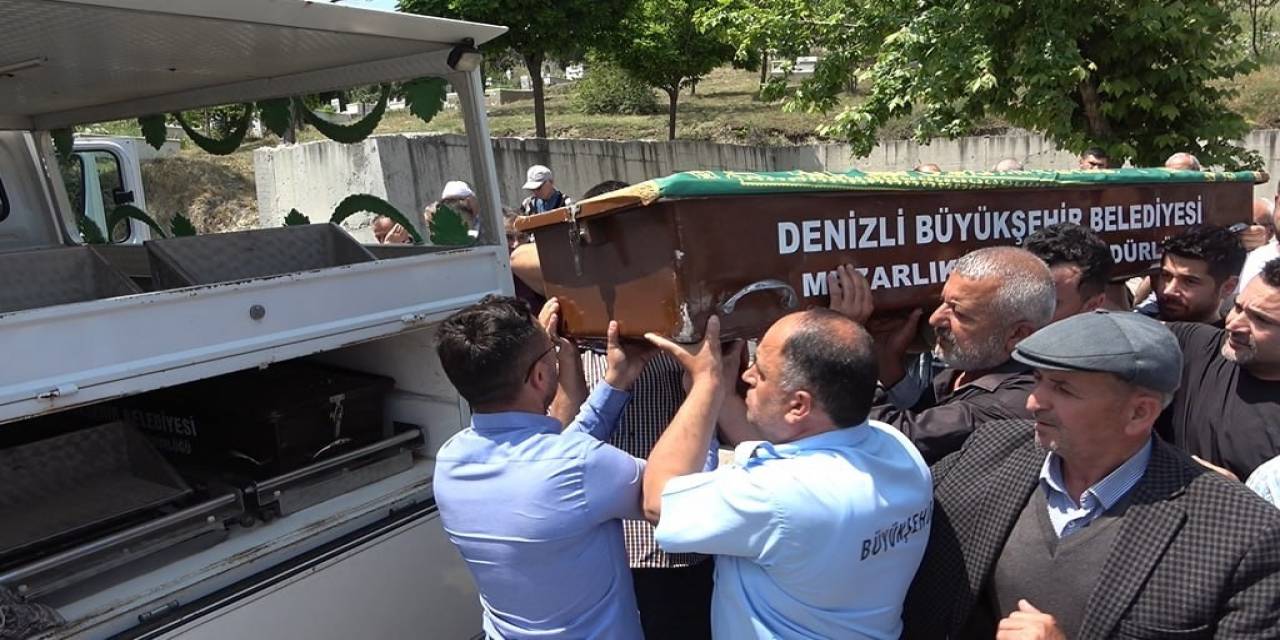 Çamurda Kaybolan Araçtan Cansız Bedeni Çıkan Yaşlı Adam Toprağa Verildi