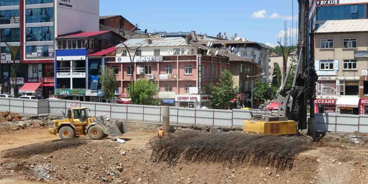 Bingöl’de Kent Meydanı Projesi Devam Ediyor
