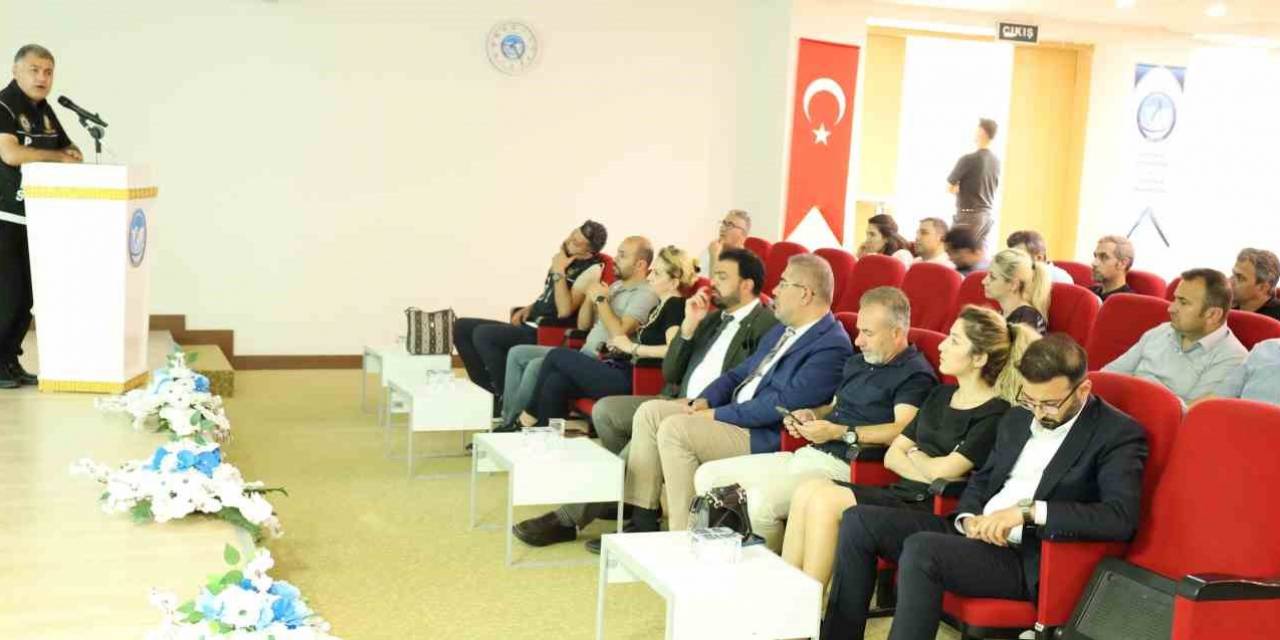 Gibtü’de Uyuşturucu İle Mücadele Konferansı Düzenlendi