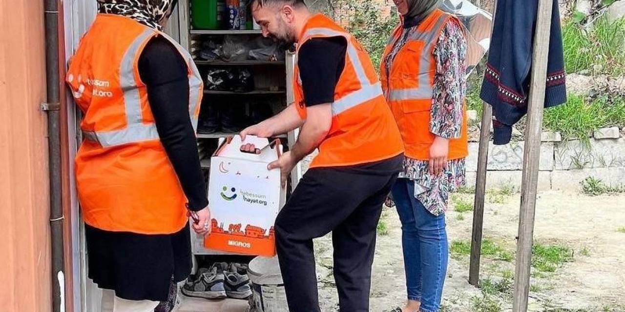 Bir Tebessüm Bir Hayat Derneği Başkanı Hakan Çil İle Ekibi İhtiyaç Sahibi Aileleri Yalnız Bırakmadı