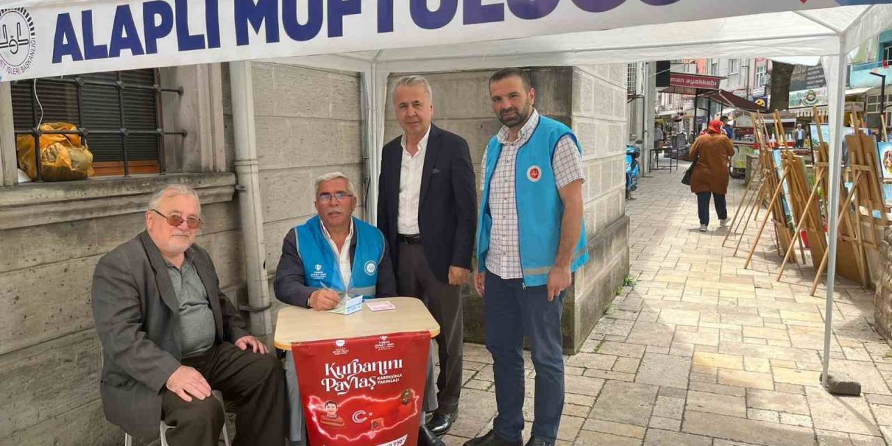 Alaplı Müftülüğü Vekalet Yoluyla Kurban Bağış Standı Açtı