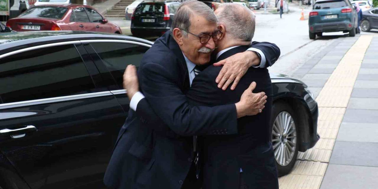Abdülkadir Aksu’dan İhlas Medya Ankara Grubu Temsilcisi Kahraman’a Ziyaret