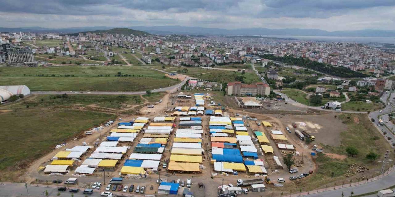 Çayırova Kurban Pazarına Hayvanlar Gelmeye Başladı