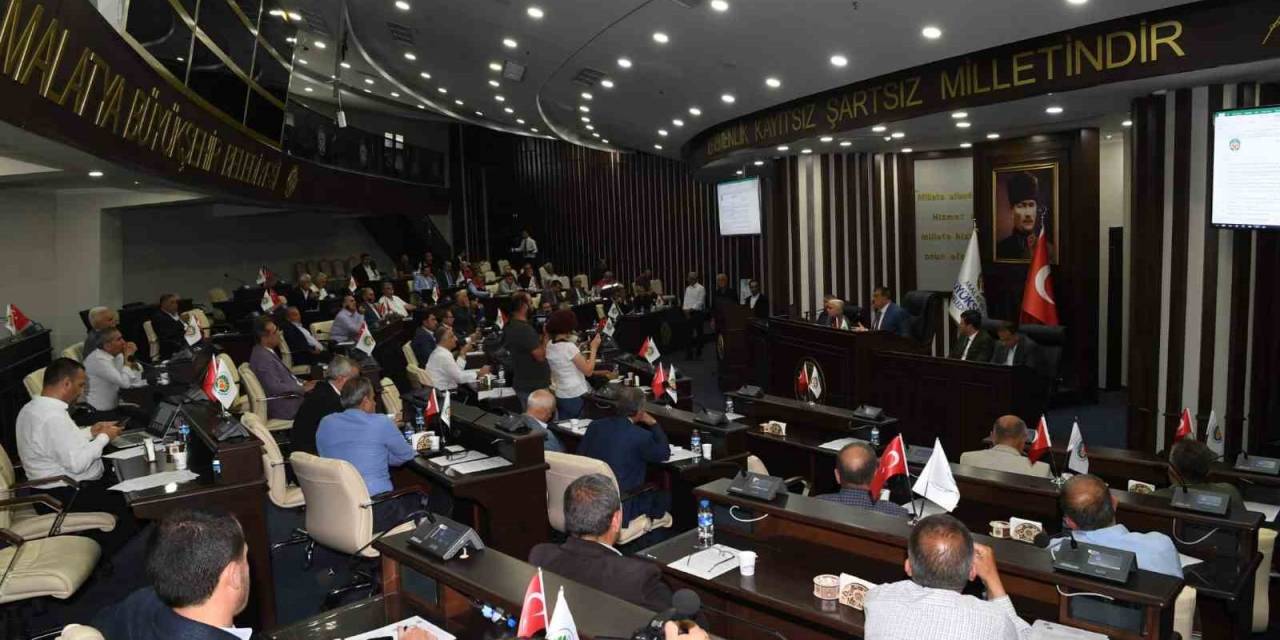 Kültür Ve Turizm Bakanı Mehmet Nuri Ersoy’a Malatya’da Fahri Hemşerilik Beratı