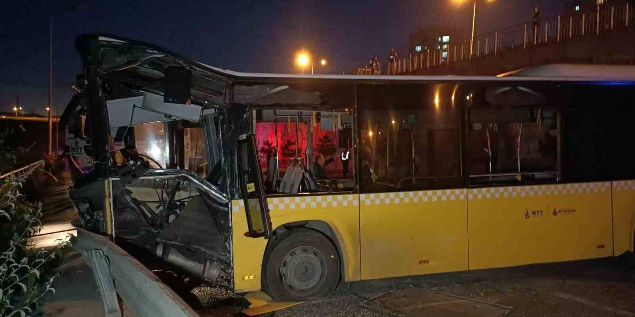 Başakşehir’de İett Otobüsü 7 Metre Yükseklikten Alt Yola Düştü: 1 Yaralı