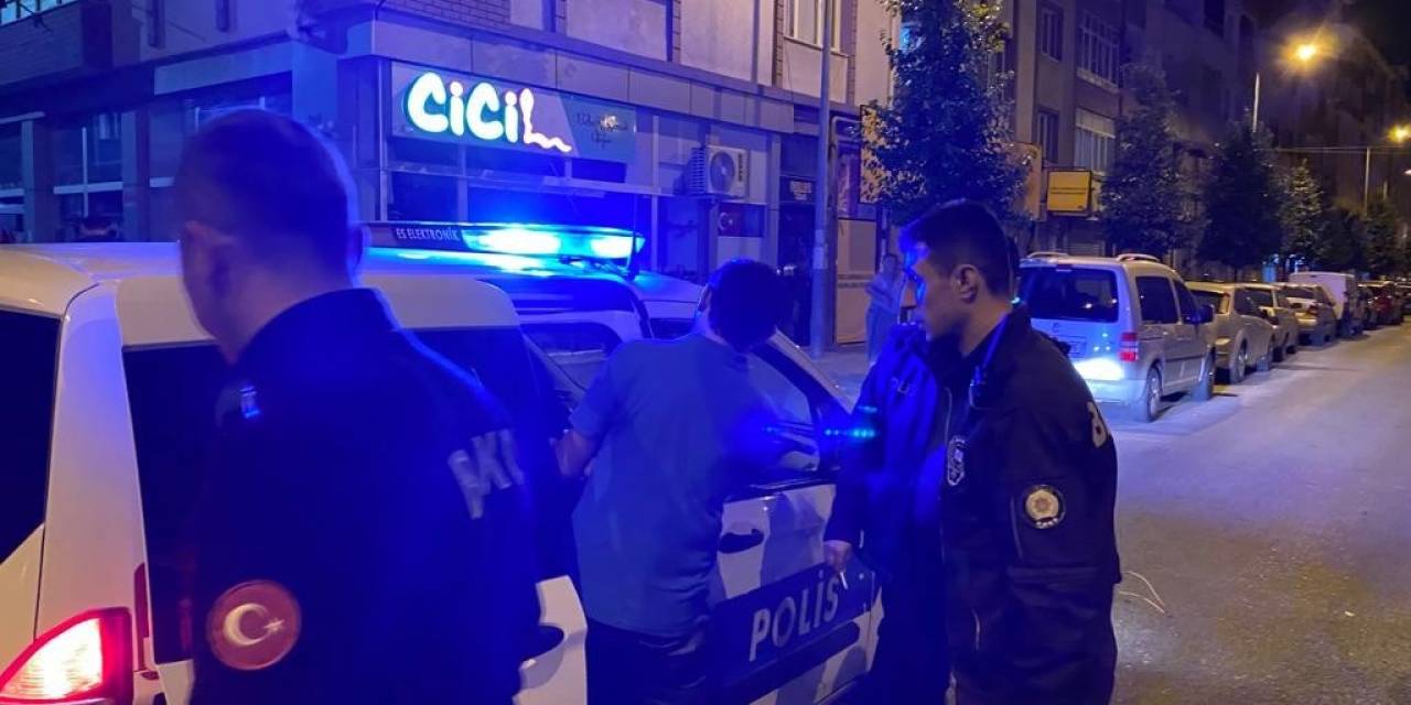 Kavga İhbarına Giden Bekçiler Tabanca Yakaladı