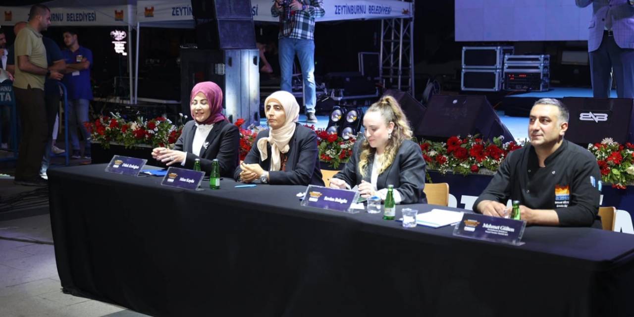 Zeytinburnu’nda Merkezefendi Geleneksel Yemek Yarışması Düzenlendi