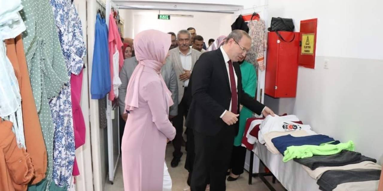 Giyim Üretim Teknolojileri Kursunun Yılsonu Sergisini Düzenlendi