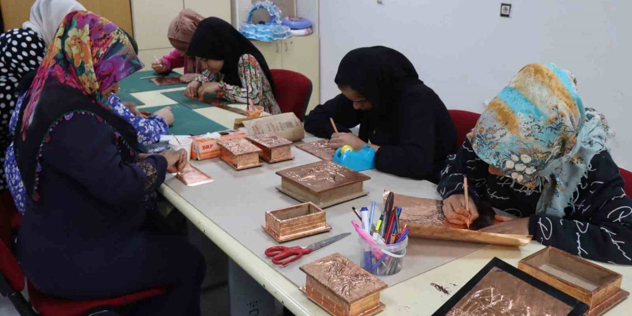 Hayati Harrani Kadın Destek Merkezine Yoğun İlgi