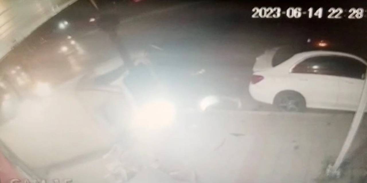İzmir’de Annenin Öldüğü, Bebeğinin Yaralandığı Kaza Kamerada