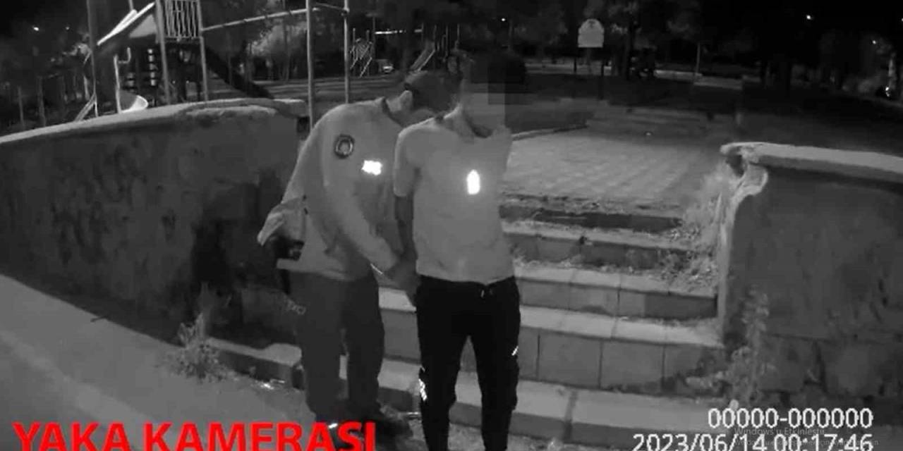 Çaldığı Malzemelerle Bekçilere Yakalandı