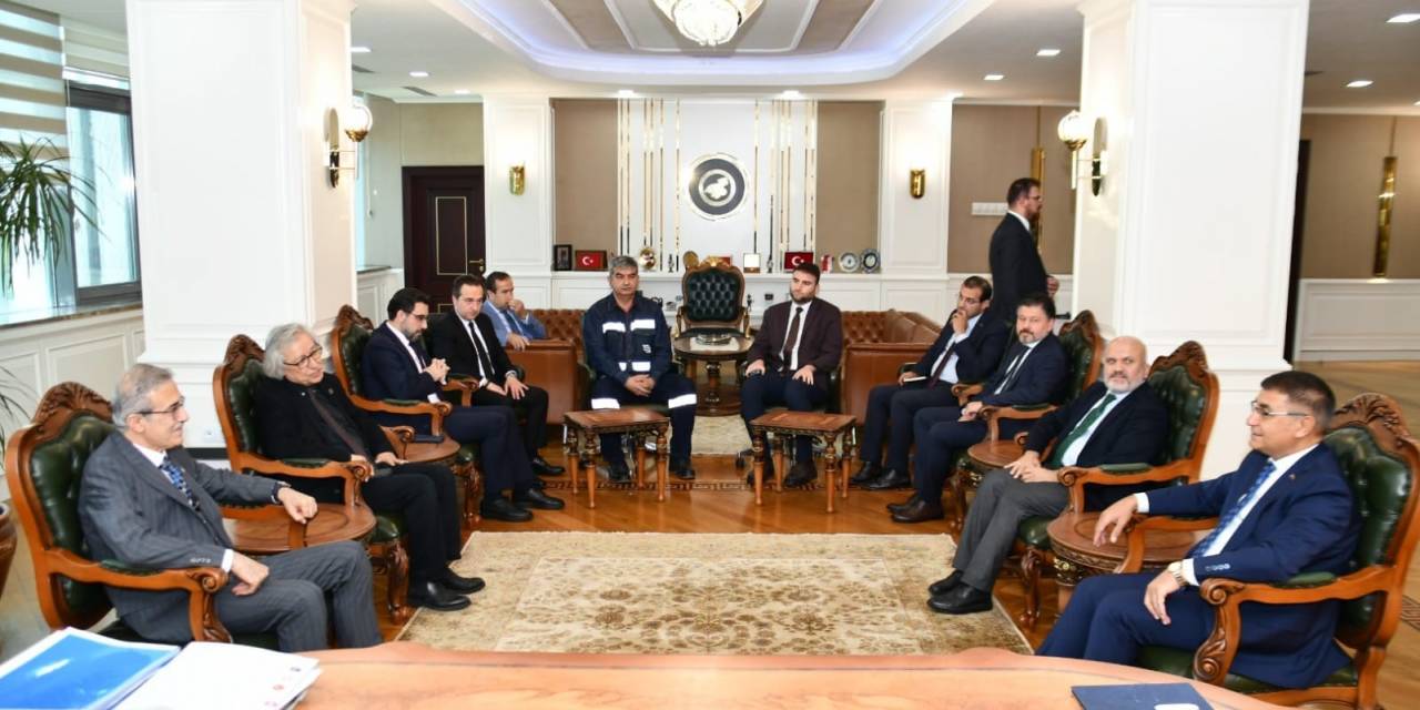 Kardemir Yönetim Kurulu Başkanı Demir, Vali Gürel İle Görüştü