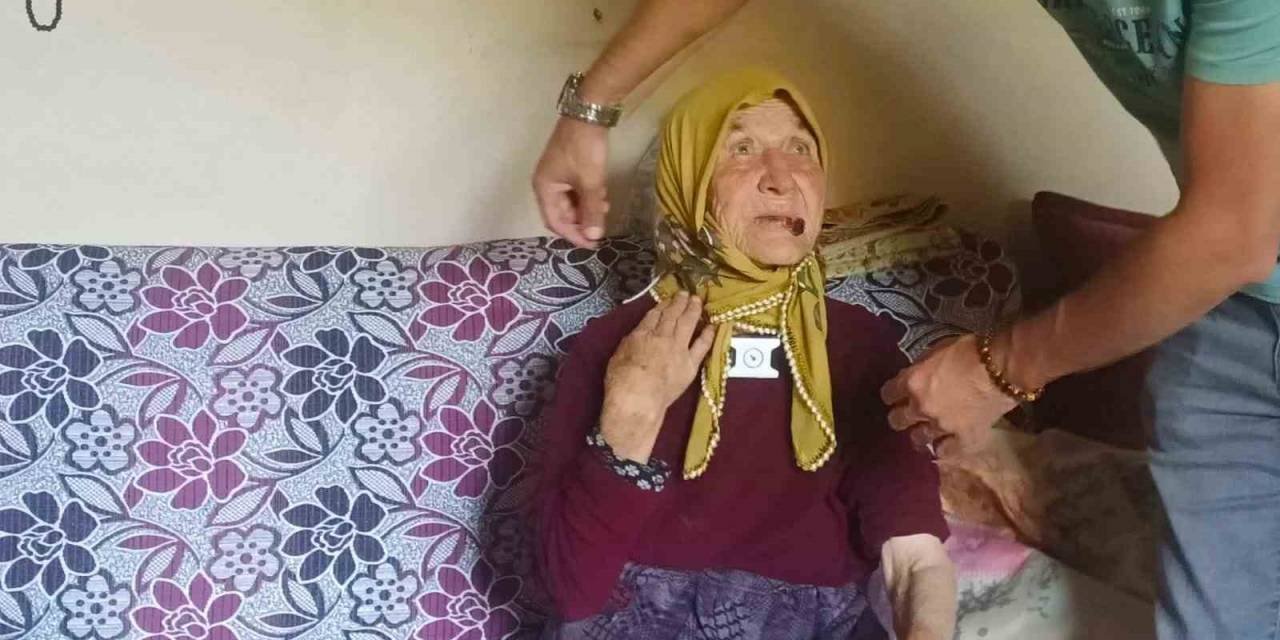 2 Gün Sonra Ormanda Bulunmuştu: Alzheimer Hastası 95 Yaşındaki Kadına Takip Cihazı