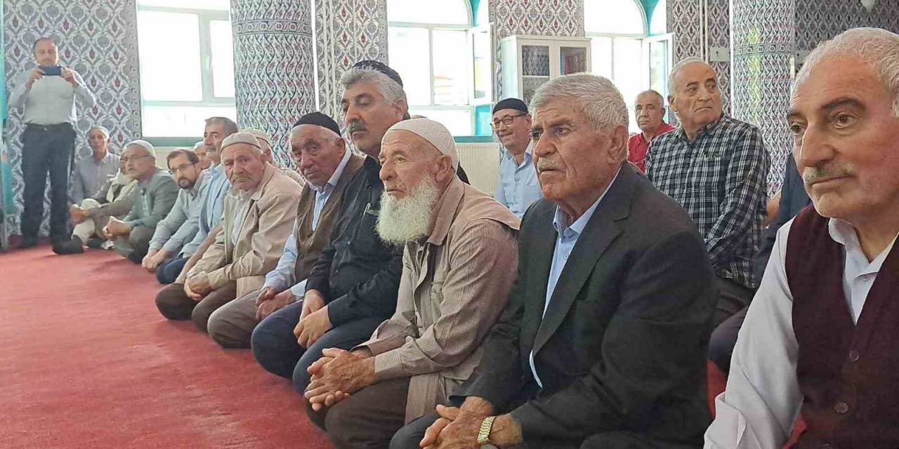 Adilcevaz’da Hacı Adayları Kutsal Topraklara Uğurlandı
