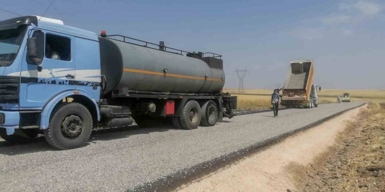Diyarbakır’da Kırsal Mahalle Yollarında Çalışmalar Devam Ediyor