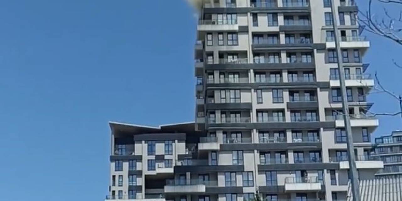 Kağıthane’de Rezidansta Yangın: Onlarca Kişi Mahsur Kaldı