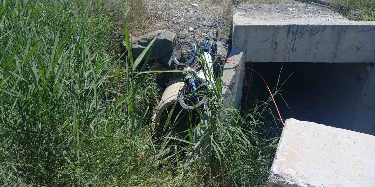 Gediz’de Motosiklet Kazası, 2 Yaralı