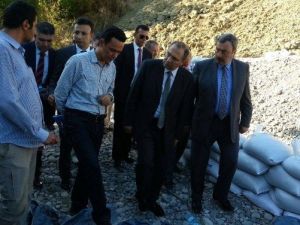 Vali Kaban Ve Beraberindeki Heyet Heyelan Bölgesinde