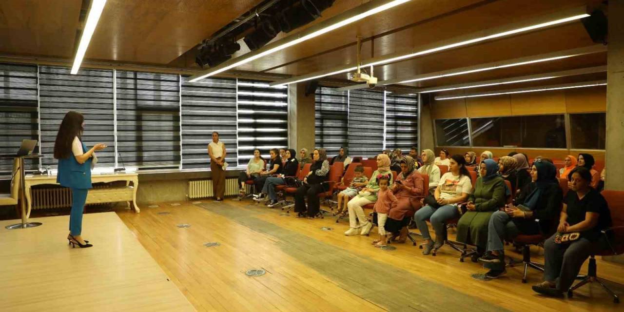 Diyarbakır’da Ebeveynlere Yönelik Seminerler Devam Ediyor