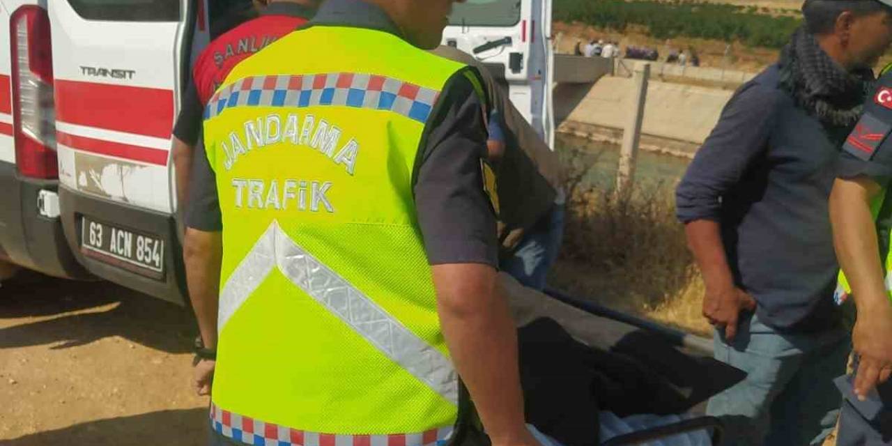 Sulama Kanalına Devrilen Araçtaki 2 Kardeş Hayatını Kaybetti