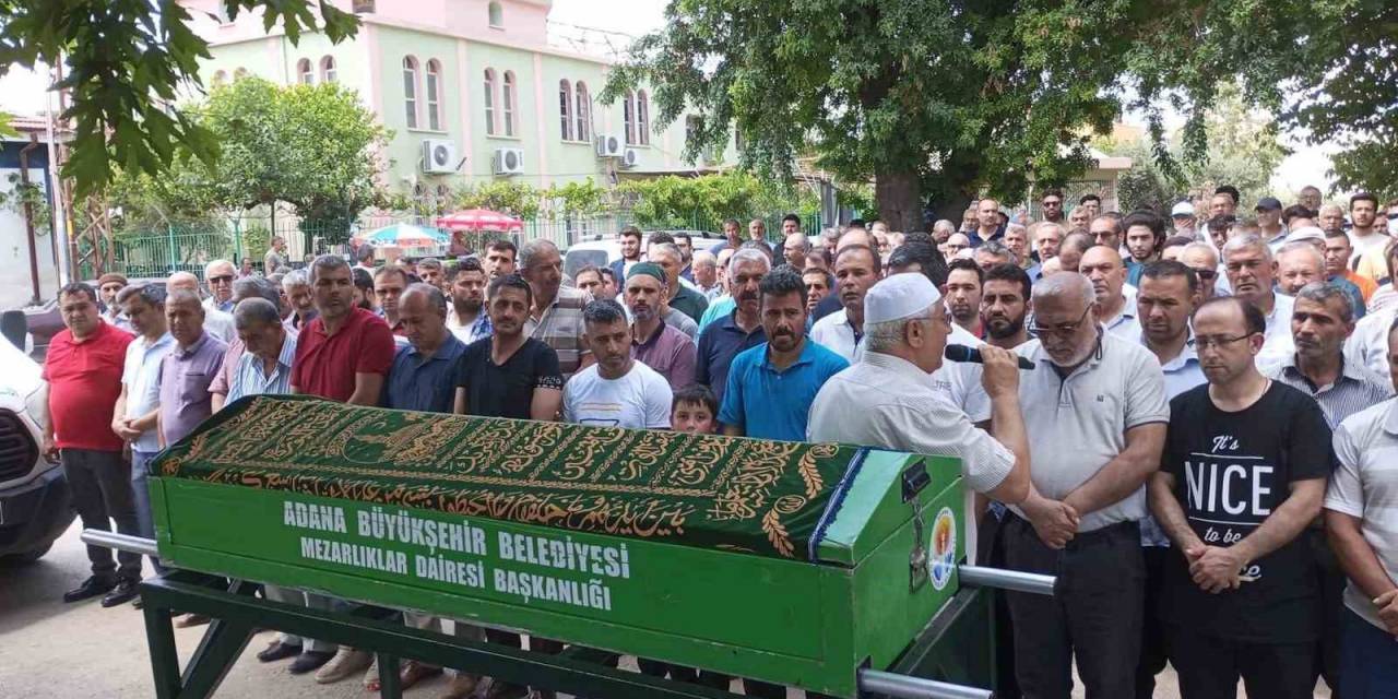 Çatı Giderini Açmak İsterken Elektrik Akımına Kapılıp Hayatını Kaybetti
