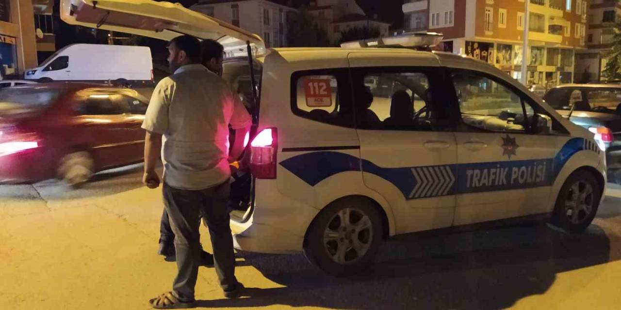 Otomobile Çarpan Motosikletin Sürücü Yaralandı