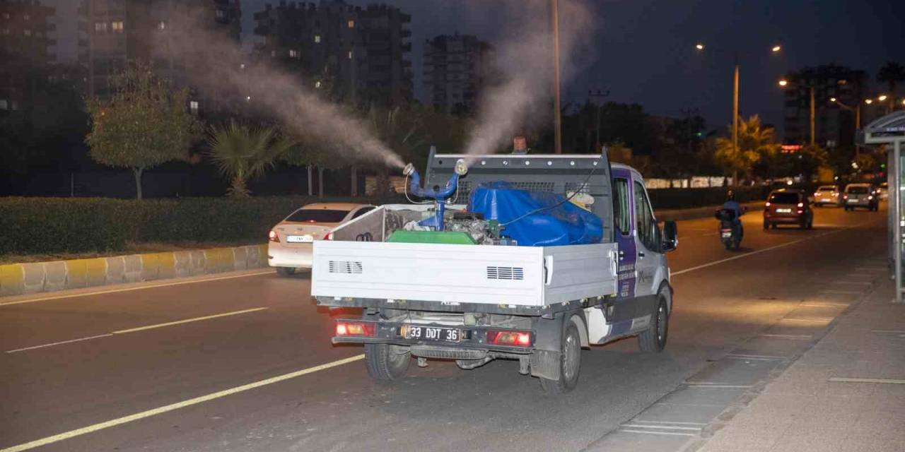 Mersin Büyükşehir Belediyesi Ekiplerinin Yoğun İlaçlama Mesaisi