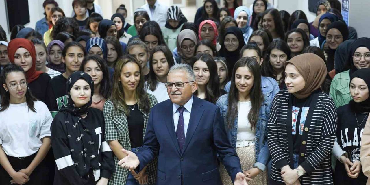 Başkan Büyükkılıç; Yks’ye Girecek Adaylara Başarılar Diledi