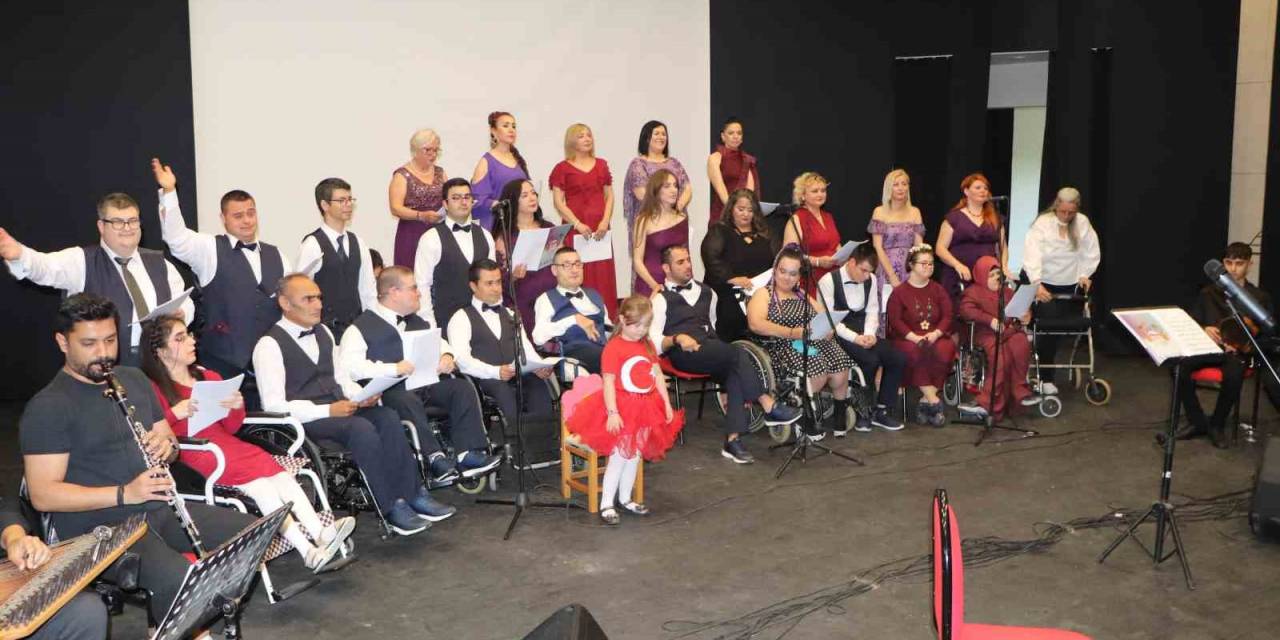 Engellilerin Oluşturduğu Korodan Unutulmaz Konser