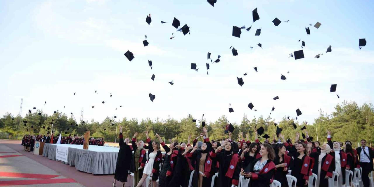 Sağlık Ordusunun Yeni Neferleri Belgelerini Aldı