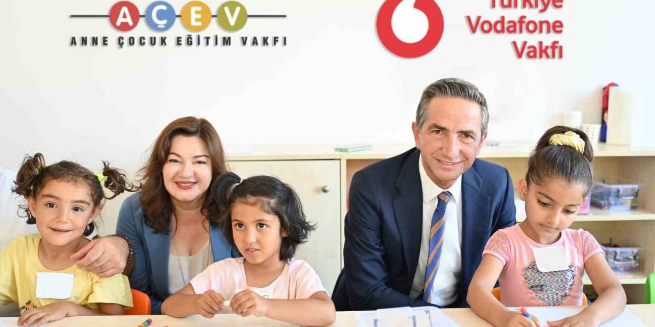 Deprem Bölgesinde Çocuk Ve Aile Merkezleri Açılıyor