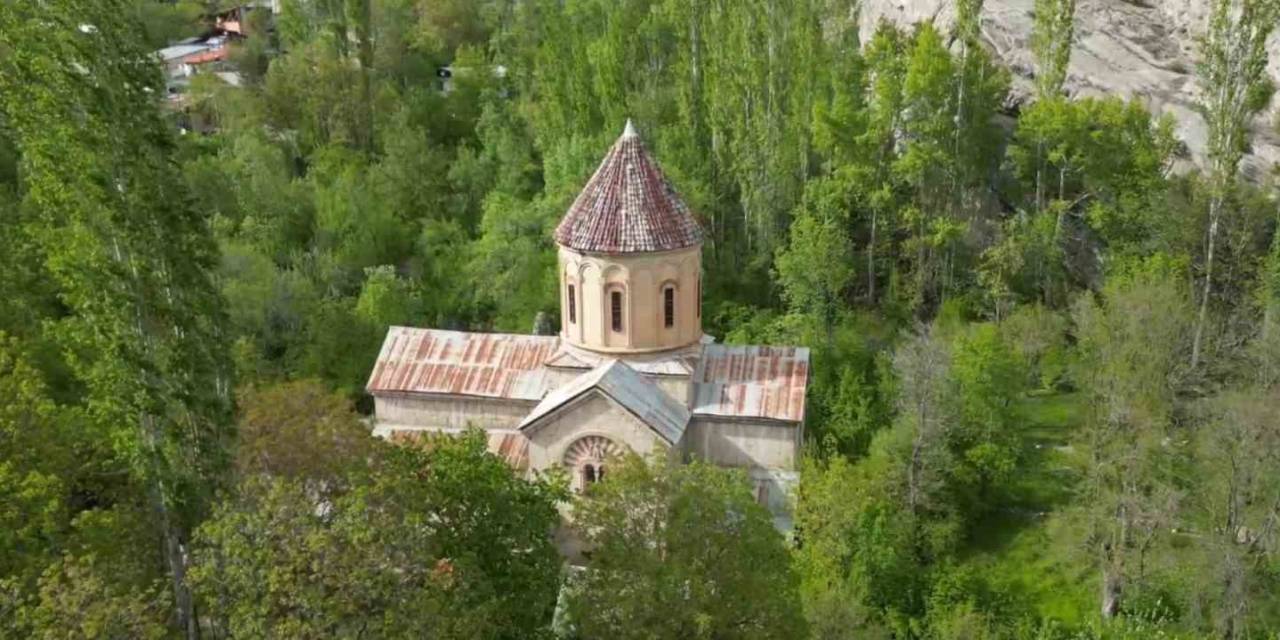 Haho Kilisesi Asırlara Meydan Okuyor