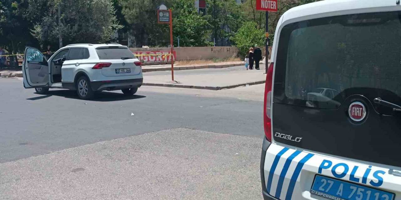Boşanma Aşamasındaki Karısının Ve Kayınpederinin Bulunduğu Araca Kurşun Yağdırdı: 2 Ölü