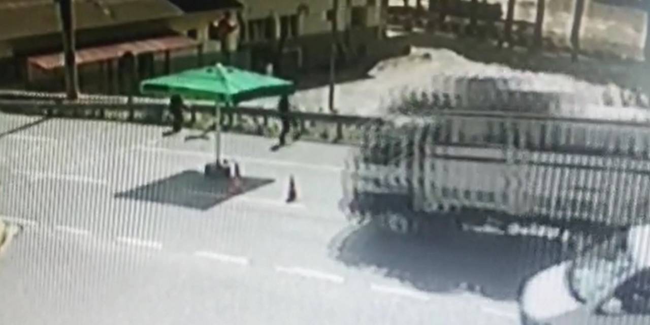 Freni Boşalan Kamyon Kontrol Noktasına Daldı