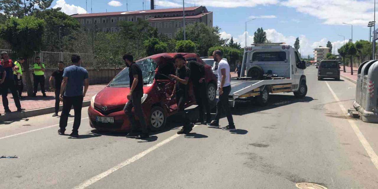 Iğdır’da Öğretmenlerin Olduğu Araç Kaza Yaptı: 3 Yaralı