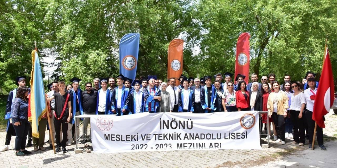 İnönü’de Mezuniyet Coşkusu